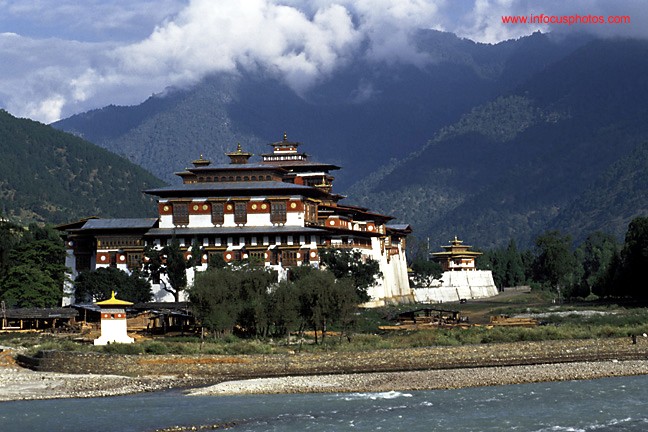 Punakha Dzong MoChu River Mountains