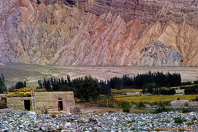 Rocky Farm Karakoram Mountains China Xinjiang