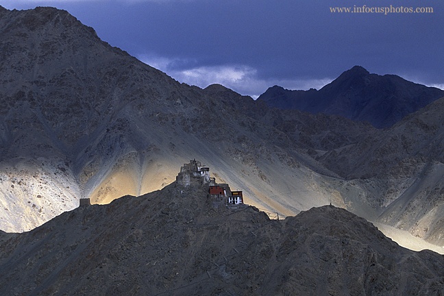Leh Palace Monastery Buddhist Mountains