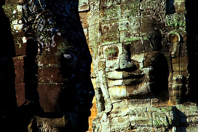 Faces Bayan Statues