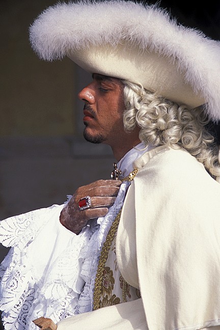 Medieval Fop White Venice